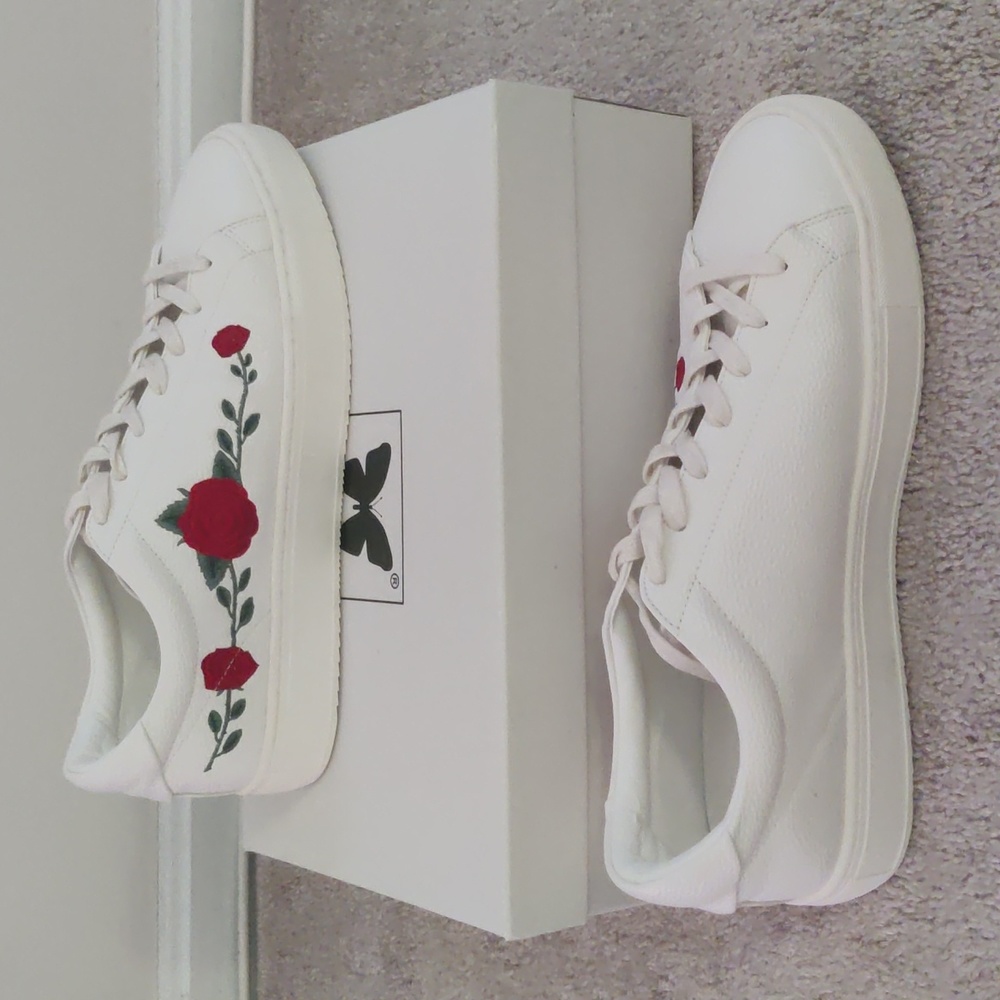 Good for nothing rose embroidery sneakers